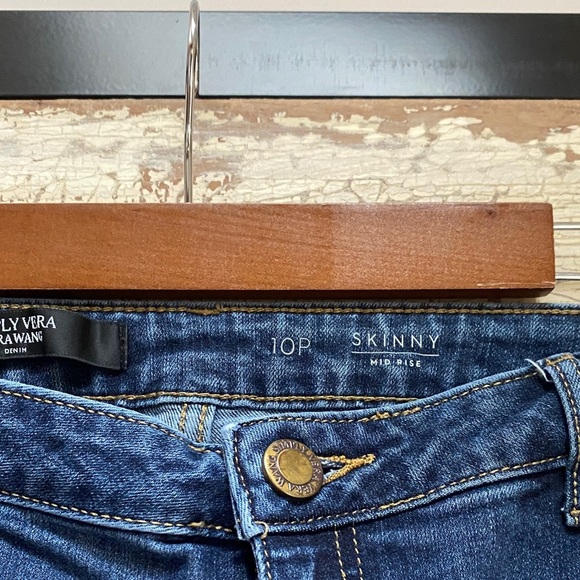 Simply Vera Vera Wang Med Blue Wash Skinny Jeans, 10P - Picture 4 of 10